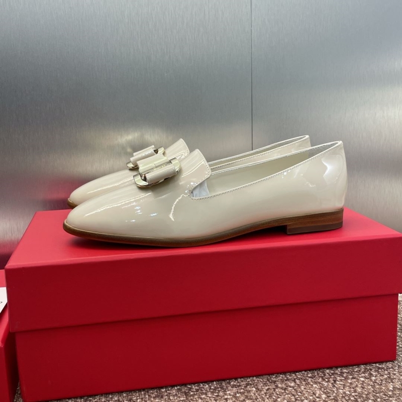 Ferragamo flat shoes